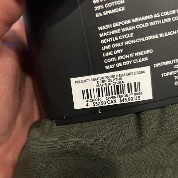 Torrid Full Length Signature Waist Fleece-Lined Pocket Legging - Picture 4 of 4